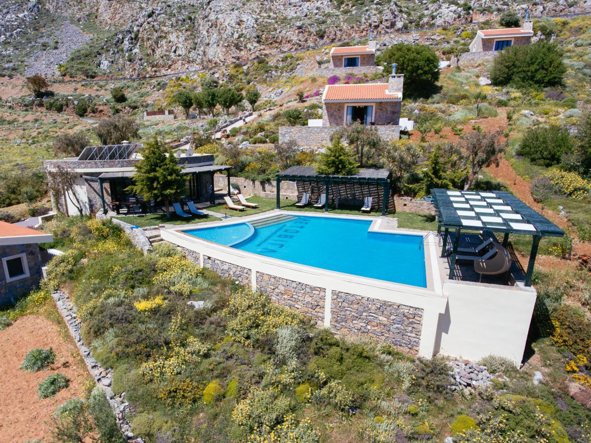 Aetovigla Guesthouse Krousonas  ภายนอก รูปภาพ