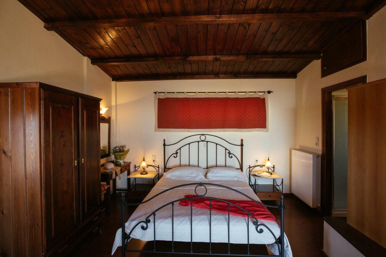 Aetovigla Guesthouse Krousonas  ภายนอก รูปภาพ